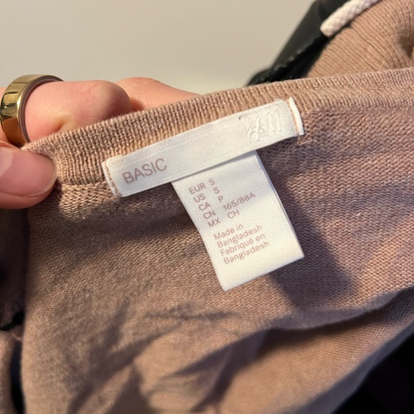 H&M Cardigan - Picture 6 of 6